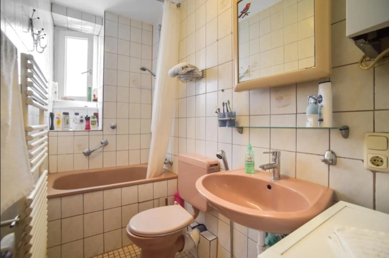 Cozy Room In Stuttgart Near Center With Shared Bathroom And Kitchen